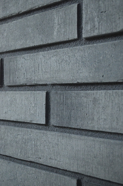 Изображение товара Декоративный камень бетонный Petra Клинкерный кирпич 18П5 (темно-серый)