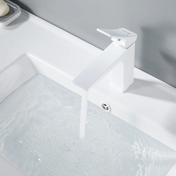 Изображение товара Смеситель Shevanik S4401C (белый)