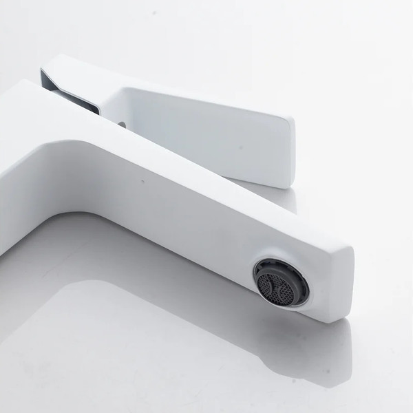 Изображение товара Смеситель Shevanik S4401C (белый)