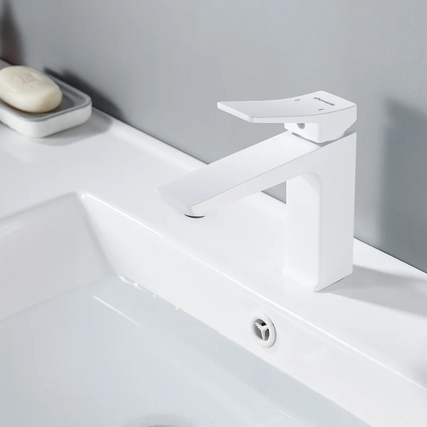 Изображение товара Смеситель Shevanik S4401C (белый)