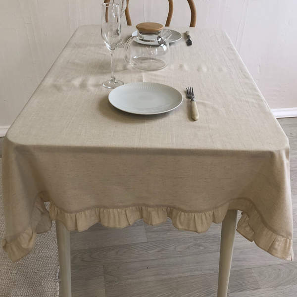 Изображение товара Скатерть ОМурМебель 150x120см прямоугольная с рюшами (серый)