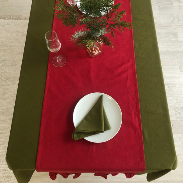 Изображение товара Дорожка на стол ОМурМебель 140x40см с рюшами (красный)