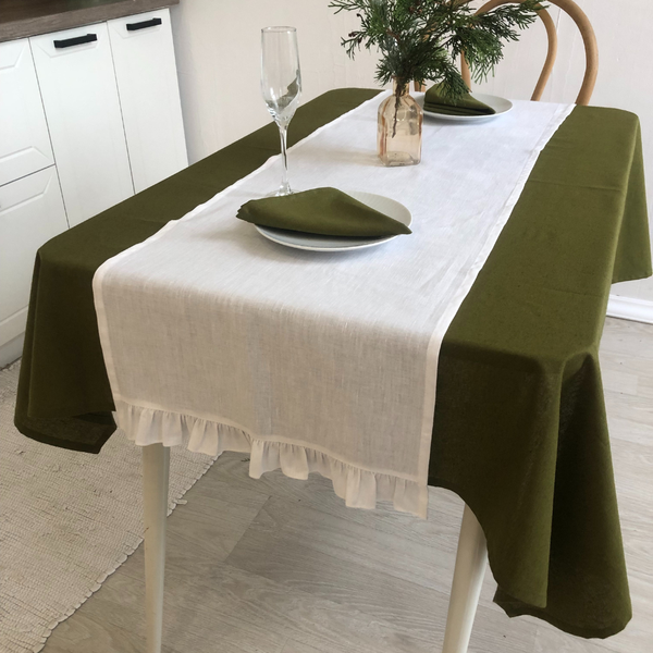 Изображение товара Дорожка на стол ОМурМебель 140x40см с рюшами (белый)