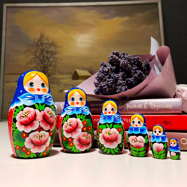 Изображение товара Матрешка сувенирная Брестская Фабрика Сувениров В сарафане с розами / 6057