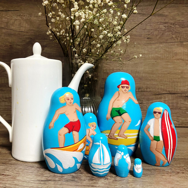 Изображение товара Матрешка сувенирная Брестская Фабрика Сувениров С серферами / 7337