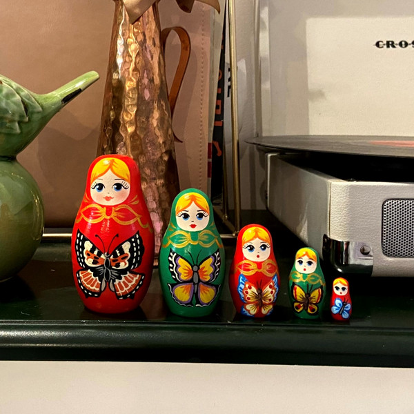 Изображение товара Матрешка сувенирная Брестская Фабрика Сувениров С бабочками / 5068 (5шт)