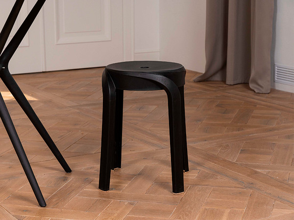 Изображение товара Табурет пластиковый GreenTerra Ecler (черный)