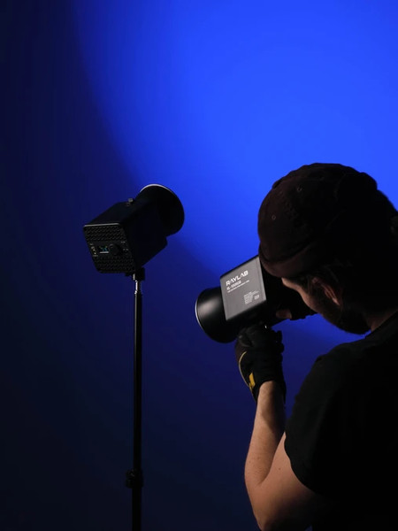 Изображение товара Осветитель студийный RayLab RL-100RGB