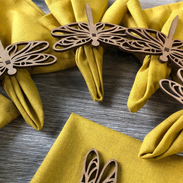 Изображение товара Набор сервировочных салфеток ОМурМебель с держателем Стрекоза (6шт, горчичный)