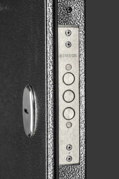 Изображение товара Входная дверь Guard Классика MG60 87х205 правая (черное серебро/белый ясень)