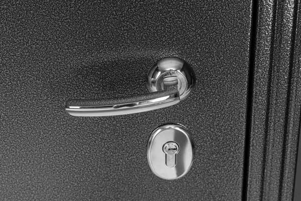 Изображение товара Входная дверь Guard Классика MG60 87х205 правая (черное серебро/белый ясень)