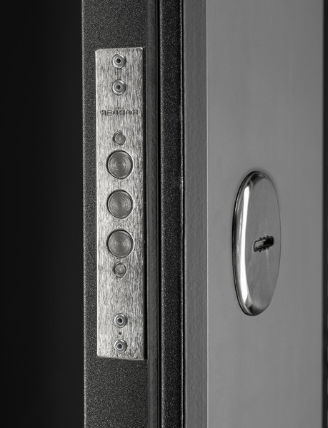 Изображение товара Входная дверь Guard MG60 МДФ/МДФ 87х205 правая (серый/белый ясень)