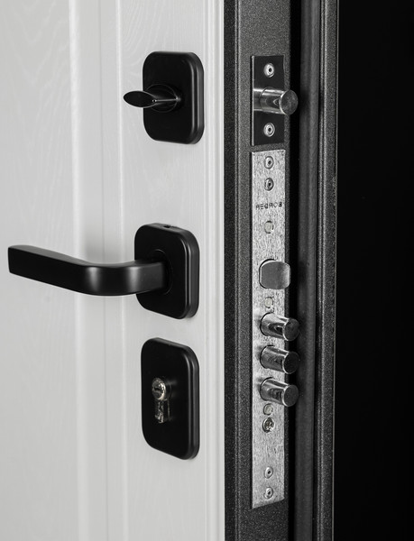 Изображение товара Входная дверь Guard MG75 МДФ/МДФ 87х205 правая (серый/белый ясень)