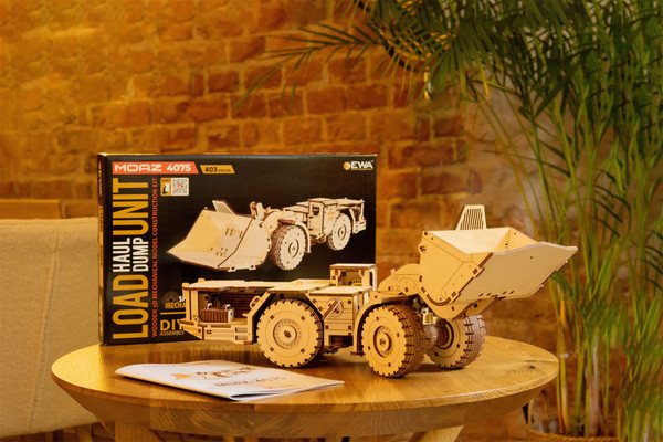 Изображение товара Погрузчик игрушечный EWA МоАЗ-4075