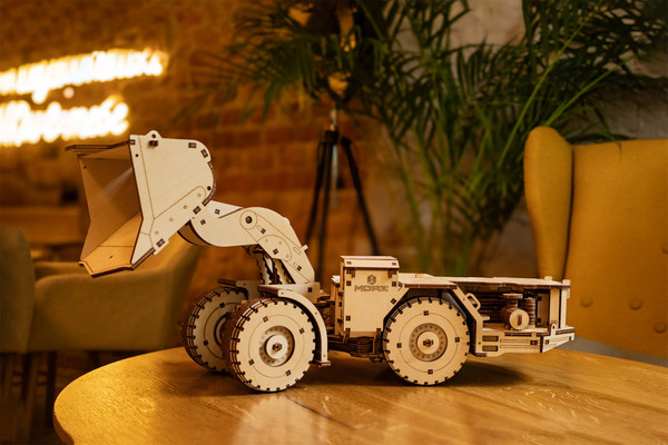 Изображение товара Погрузчик игрушечный EWA МоАЗ-4075