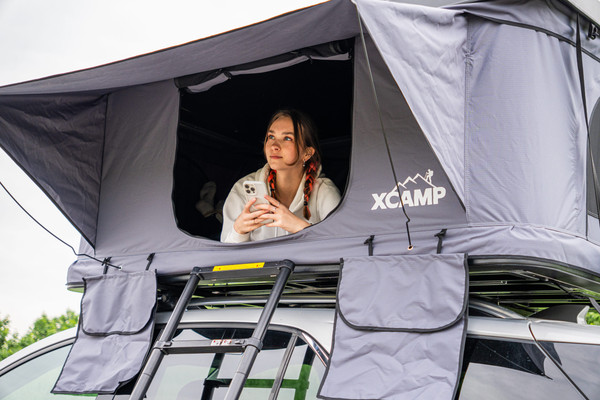 Изображение товара Палатка на крышу автомобиля Xcamp T10 (серый)