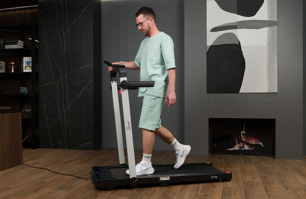 Изображение товара Электрическая беговая дорожка Orlauf Fitness Jay 17686