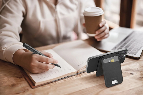 Изображение товара Кардхолдер Momax 1-Wallet SR29D (черный)