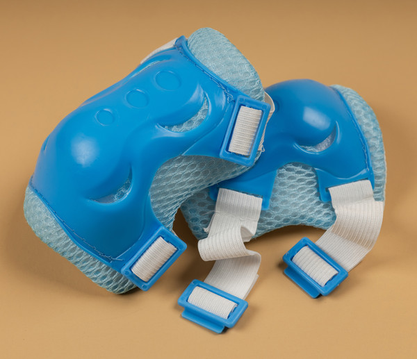 Изображение товара Комплект защиты Twenty ONE Шлем + наколенники (синий)