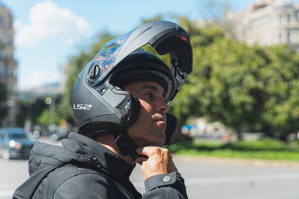 Изображение товара Мотошлем LS2 FF908 Strobe II Solid (XS, матовый черный)