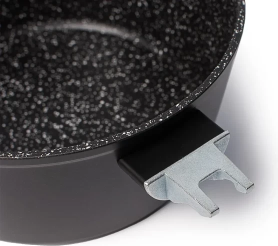 Изображение товара Кастрюля ЦУМ 1947 20x9 (с крышкой)