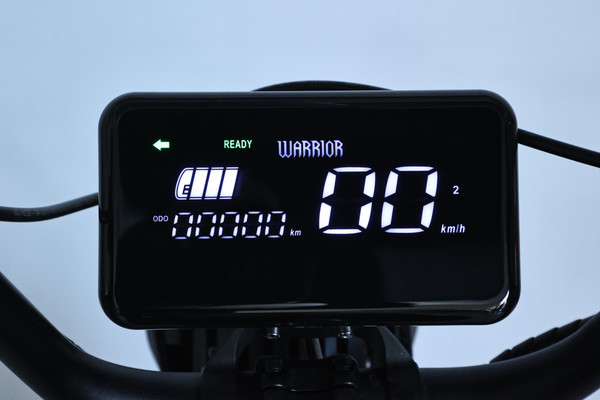 Изображение товара Электровелосипед Smart Balance Combat Pro (черный)