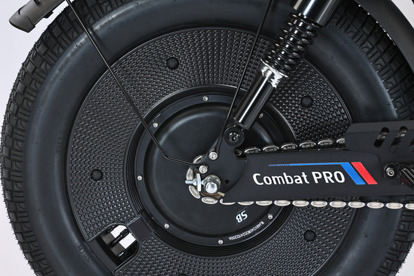 Изображение товара Электровелосипед Smart Balance Combat Pro (черный)