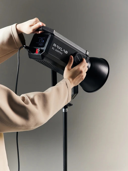 Изображение товара Осветитель студийный RayLab RL-200PRO