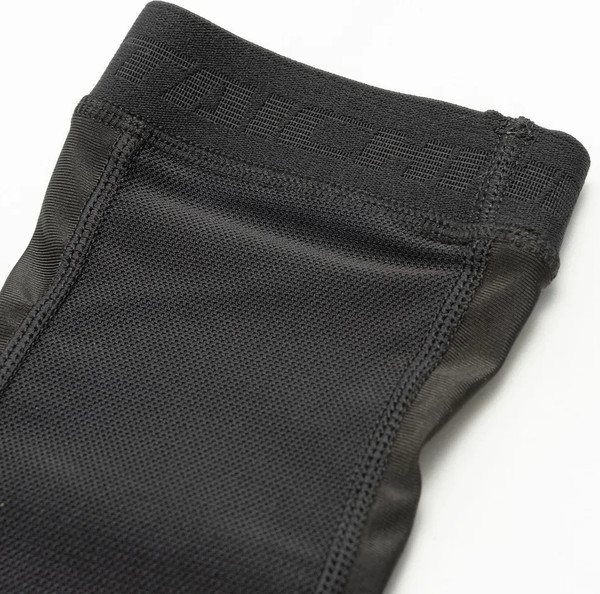 Изображение товара Мотонаколенники Taichi Stealth Ce Knee Guards Slim TRV087-BK01-L (L, черный)