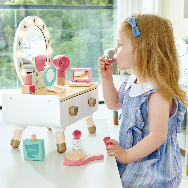 Изображение товара Туалетный столик игрушечный Hape Делюкс комплект. Туалетный столик с аксессуарами / E3219_HP