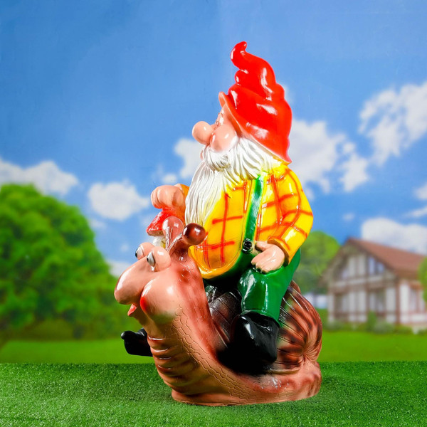 Изображение товара Фигурка для сада Хорошие сувениры Гном на улитке / 628320