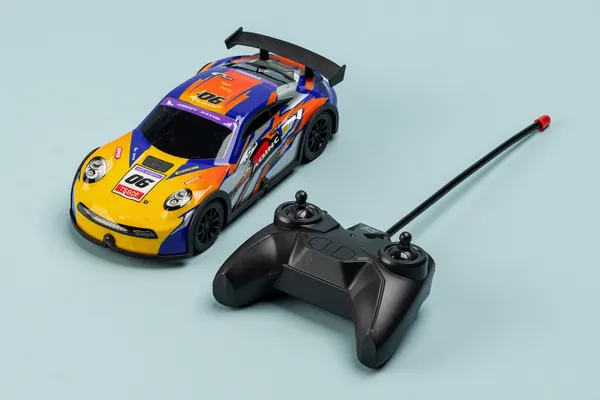 Изображение товара Игрушка на пульте управления Labalu PVC освещенный RC гоночный 4-канальный (желтый)