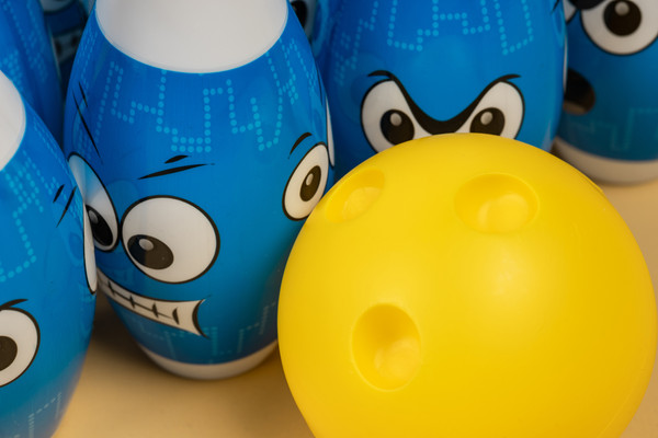 Изображение товара Боулинг детский Labalu Smile 6 кеглей, 2 мяча 25см