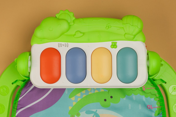 Изображение товара Развивающий коврик Labalu С зеркалом и жирафом прямоугольный (зеленый)