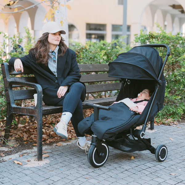 Изображение товара Трехколесный велосипед с ручкой Smart Trike Traveler. Onyx black / 5900800