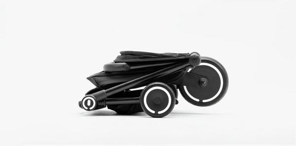 Изображение товара Трехколесный велосипед с ручкой Smart Trike Traveler. Onyx black / 5900800