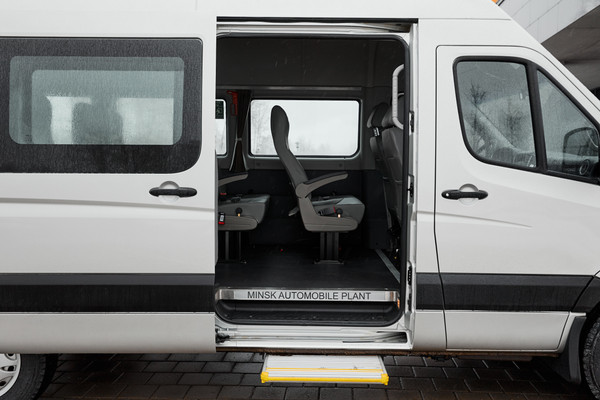 Изображение товара Пассажирский коммерческий автомобиль МАЗ 281040 (15+1)