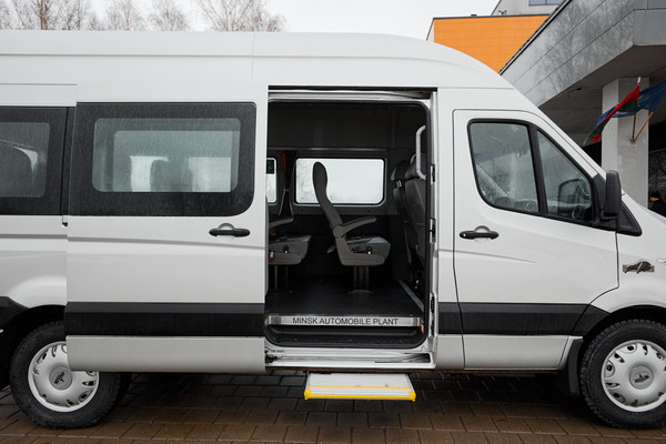 Изображение товара Пассажирский коммерческий автомобиль МАЗ 281040 (15+1)