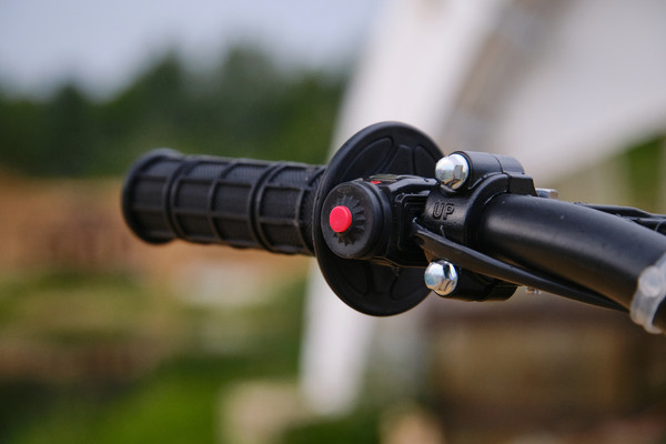 Изображение товара Мотоцикл BSE Z2 L 21/18 / BZ2LKA015HWH1 (Apex)