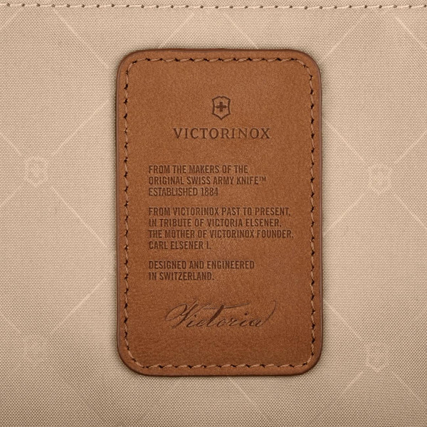 Изображение товара Рюкзак Victorinox Victoria Signature Deluxe / 612201 (черный)