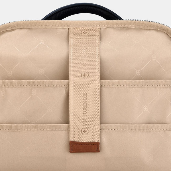 Изображение товара Рюкзак Victorinox Victoria Signature Deluxe / 612201 (черный)