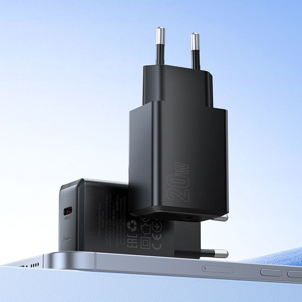 Изображение товара Адаптер питания сетевой Hoco N68 (черный)