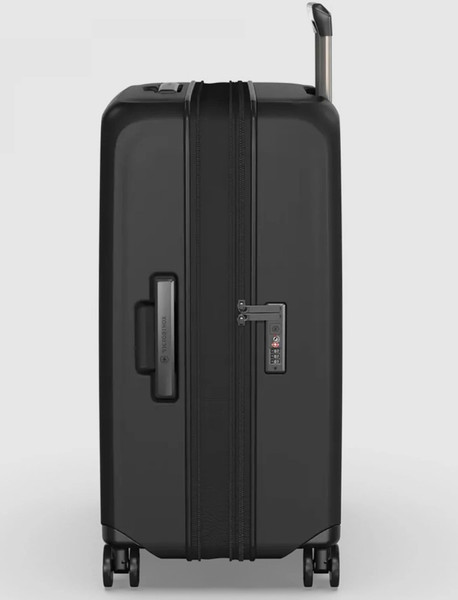 Изображение товара Чемодан на колесах Victorinox Airox Advanced / 612589 (черный матовый)