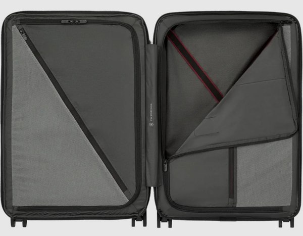 Изображение товара Чемодан на колесах Victorinox Airox Advanced / 612589 (черный матовый)