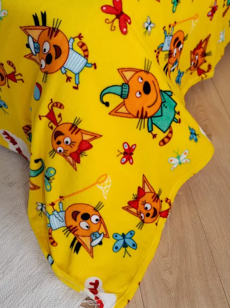 Изображение товара Плед Павлинка Три Кота желтый 150x100