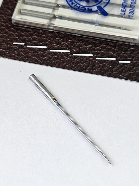 Изображение товара Набор игл для бытовой швейной машины Schmetz 130/705H-LL Leather NM90 (5шт)