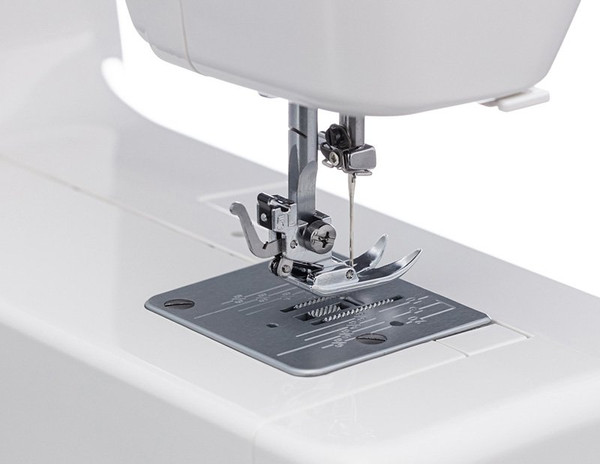 Изображение товара Швейная машина Janome Juno 1815