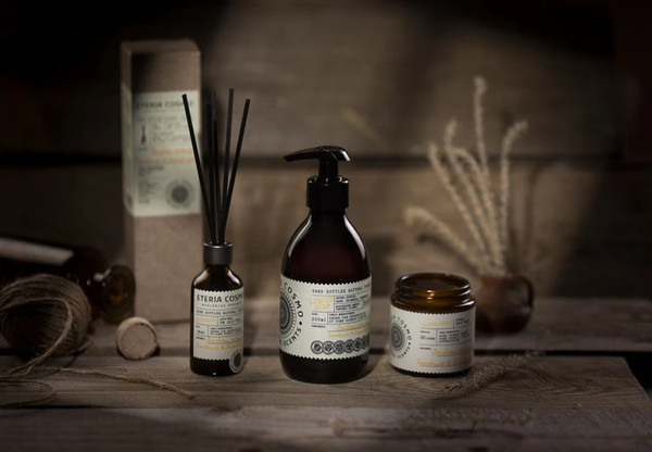 Изображение товара Свеча Eteria Cosmo Ароматическая Апельсин гардения и душистый горошек ETC0222