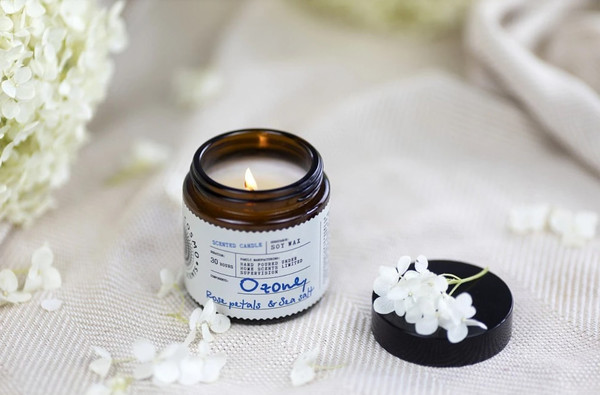 Изображение товара Свеча Eteria Cosmo Ароматическая Озон роза и морская соль ETC0245