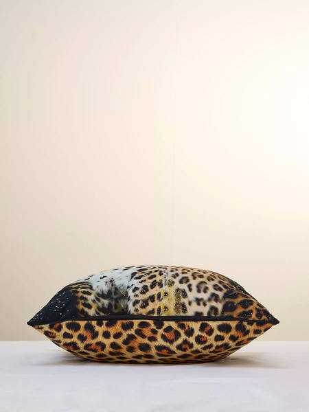 Изображение товара Чехол на подушку Arya Leopard / 8680943255648 (черный/белый/коричневый)
